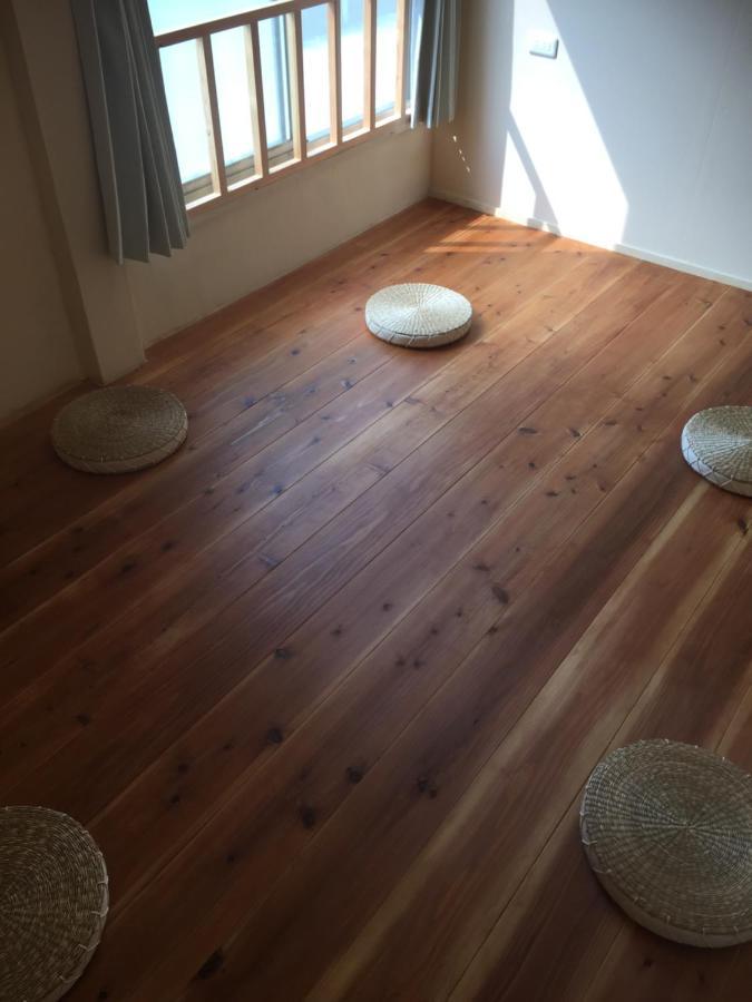 Imabari Railway Station Guest House & Cafe Ohana מראה חיצוני תמונה